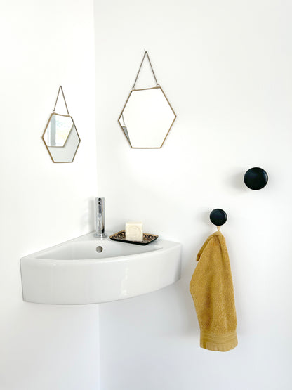 Lave-mains d'angle